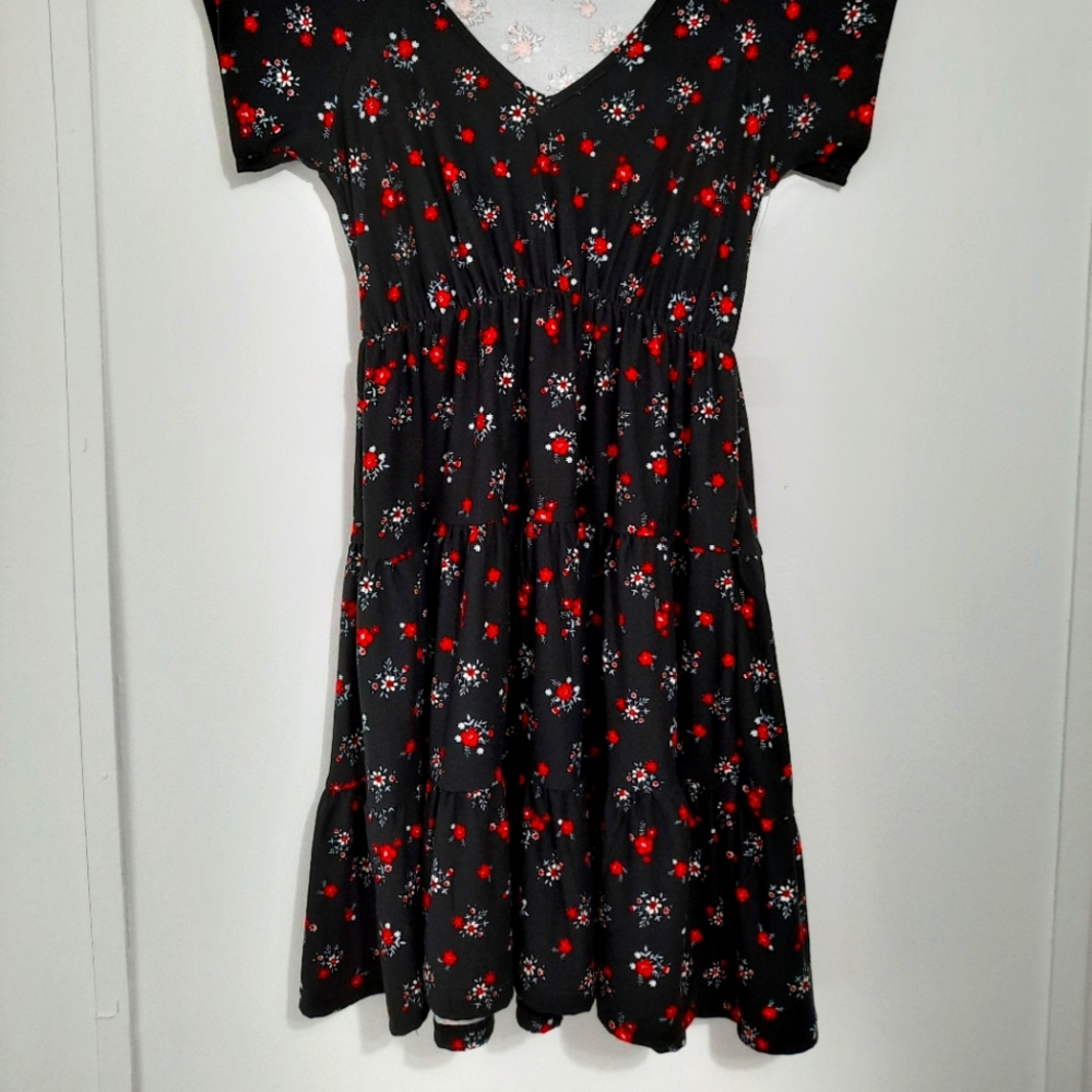 BLACK FLORAL MINI DRESS SIZE XS